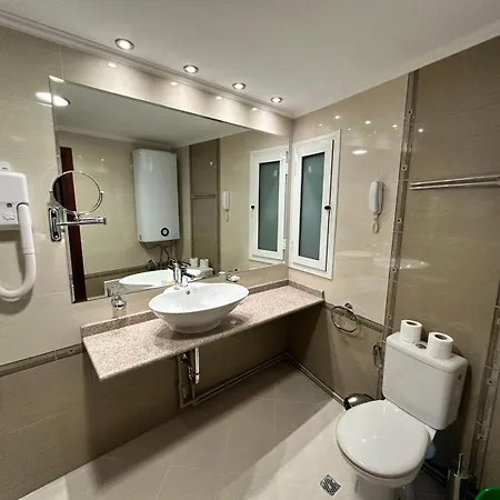 Great In Downtown Daire *