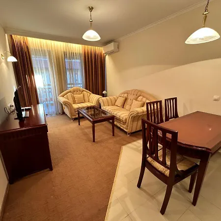 Great In Downtown בנסקו